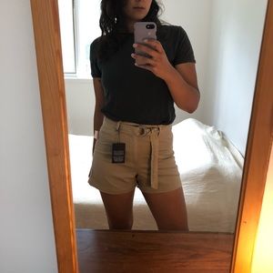 NWT Gap 4 inch high rise shorts size 10